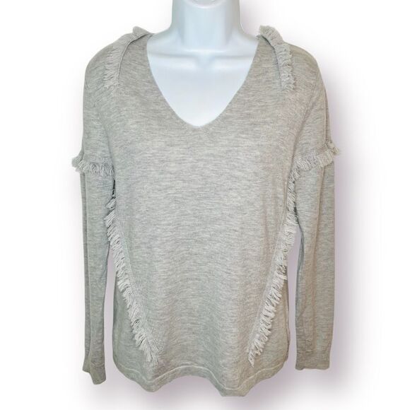 One Grey Day Long Sleeve VNeck Fringe Trim Wool Blend Sweater Lightweight Gray M - Picture 1 of 11